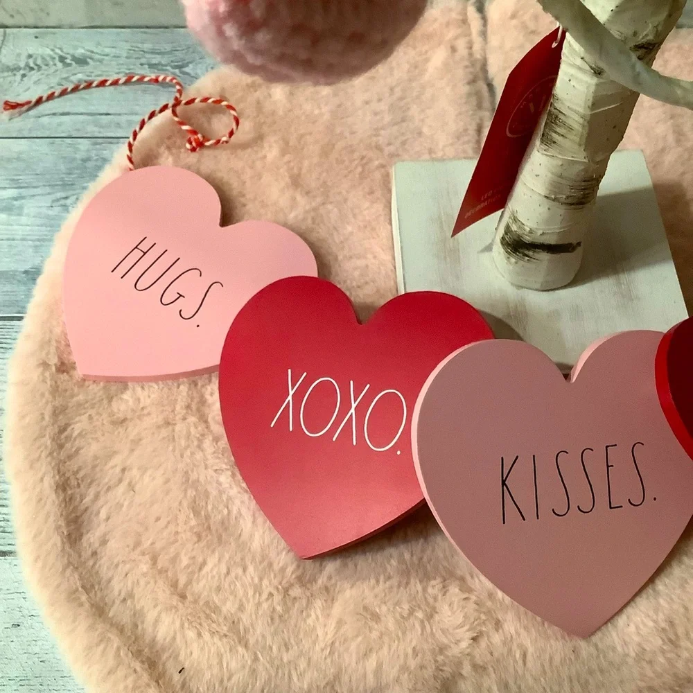 Rae Dunn Like New Heart Garland Only